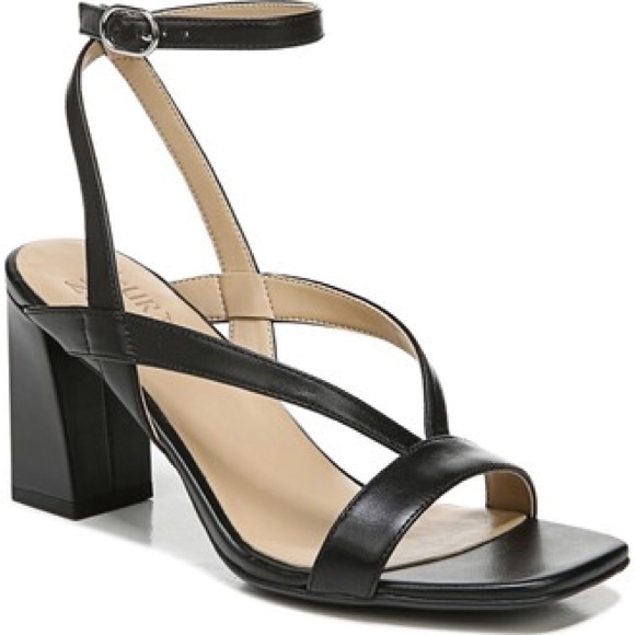Naturalizer || black leather Tania block heels - Picture 1 of 6